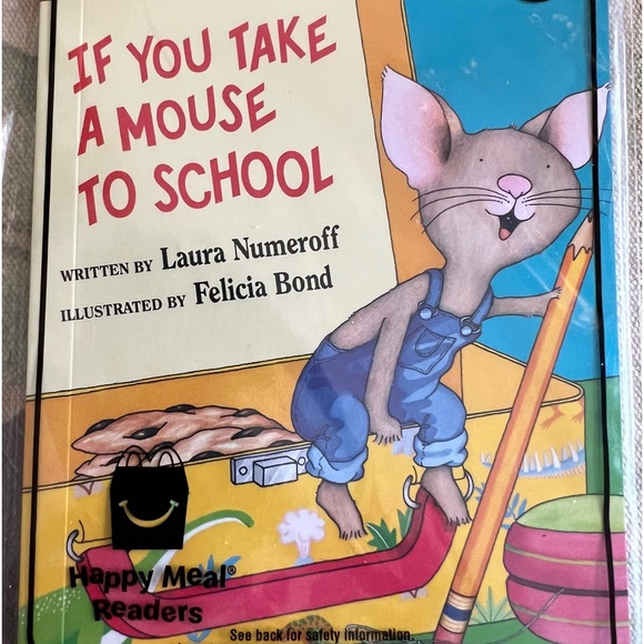 If You Take A Mouse To School Mini McDonald’s Happy Meal Book / New - Picture 2 of 6